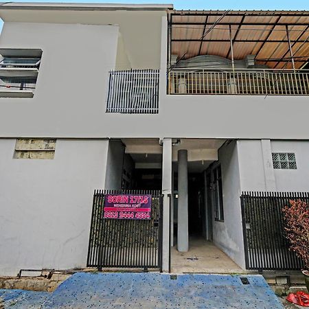 Oyo Life 91592 Aaliya Guest House Syariah Lebakwangi Exterior photo